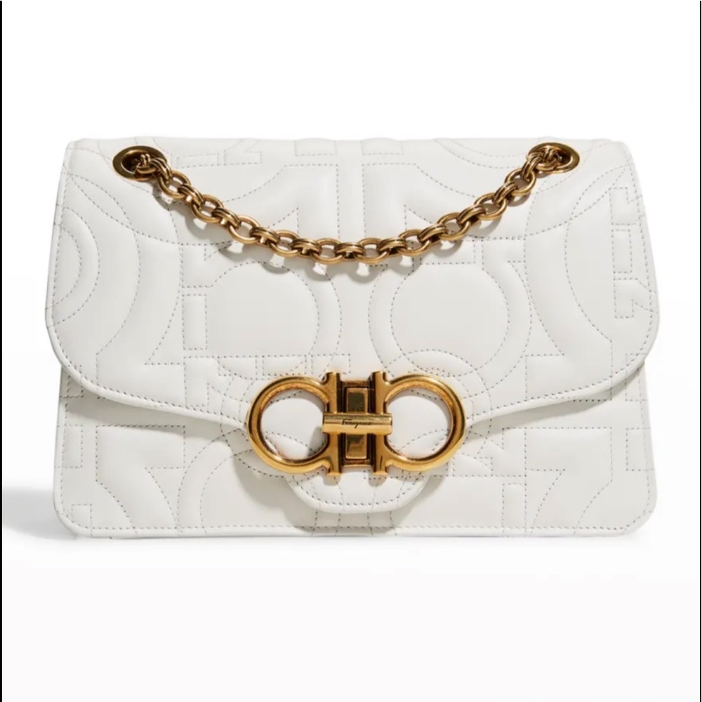 SALVATORE FERRAGAMO
Gancini Quilted Chain Shoulder Bag white